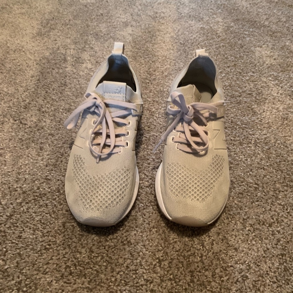 New Balance tennis shoes